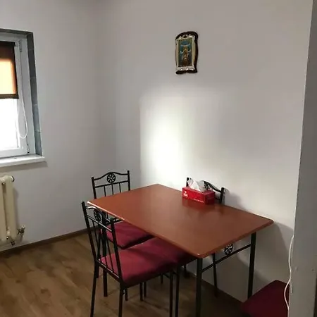 Locatie Buna La 2-3 Min De Plaja *